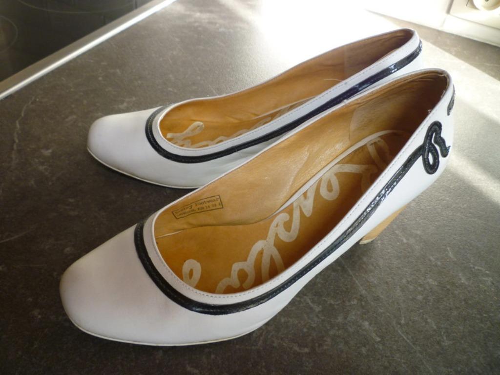 Witte lederen schoenen met zwart Replay maat 38, Kleding | Dames, Schoenen, Pumps, Wit, Replay, Ophalen of Verzenden