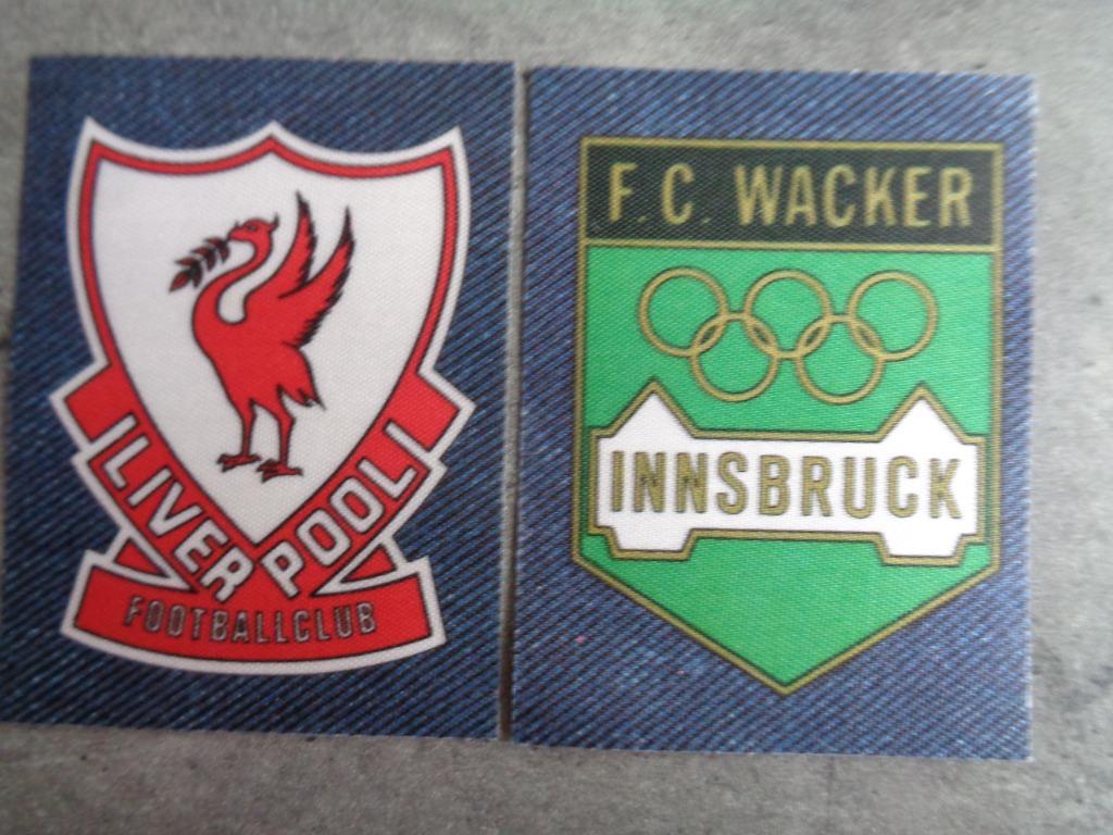VOETBAL EMBLEMEN FLUWELEN PRENTEN 2X NIEUWE STAAT, Ophalen of Verzenden