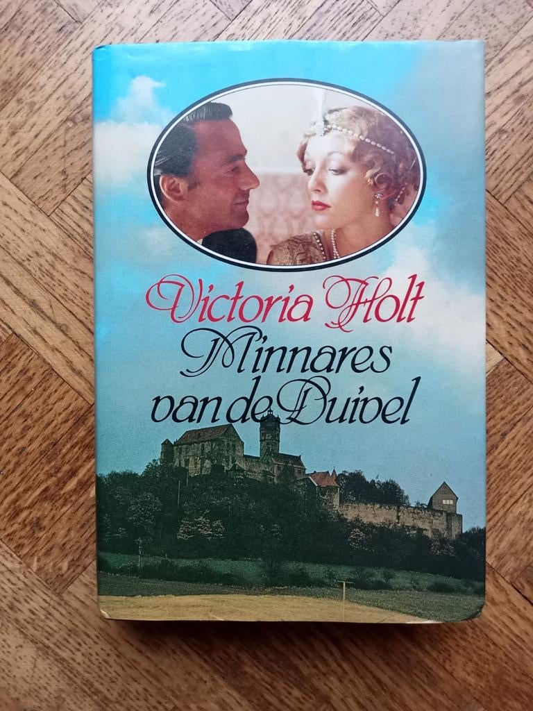 Victoria Holt: Minnares van de duivel, Ophalen of Verzenden, Gelezen