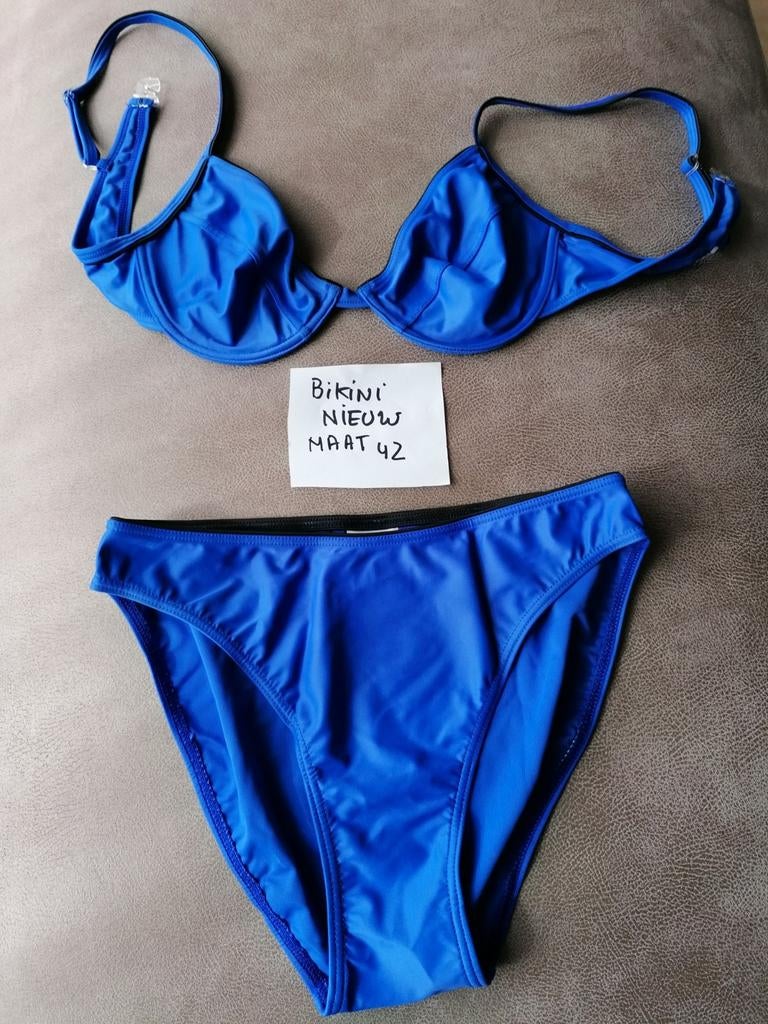 Bikinis, met bijhorende setjes. Maat 42. Prijs:15 €, Enlèvement, Neuf, Bikini