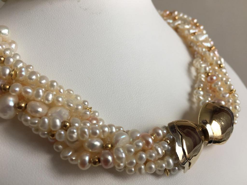 Superbe collier en perles et or 18 carars . Piece unique, Bijoux, Sacs & Beauté, Broches, Enlèvement, Neuf, Or