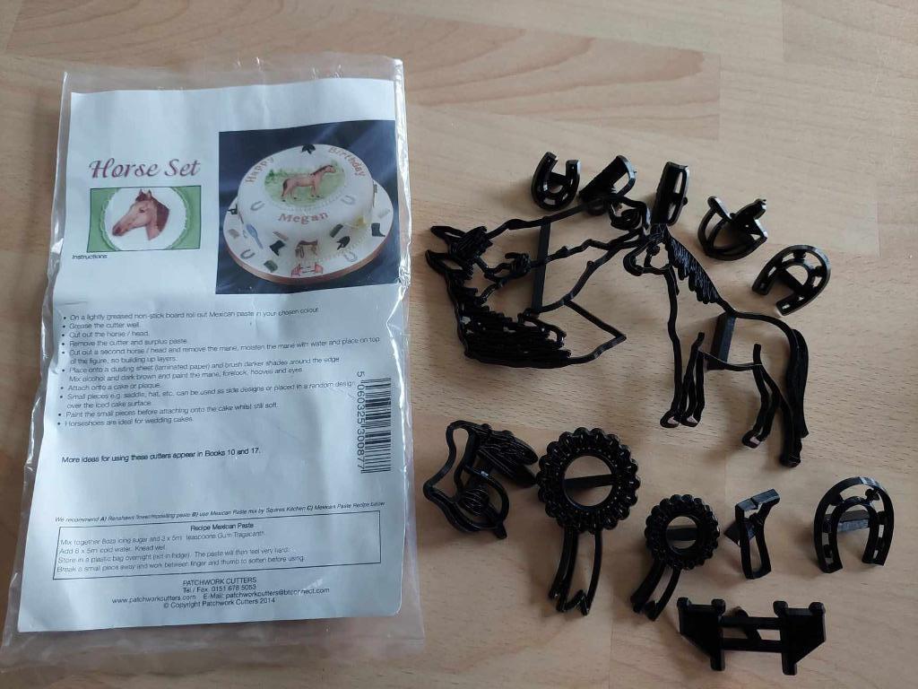 Patchwork Cutter Horse set, Hobby & Loisirs créatifs, Enlèvement ou Envoi, Comme neuf, Gâteaux, Tartes ou cupcakes, Autres types