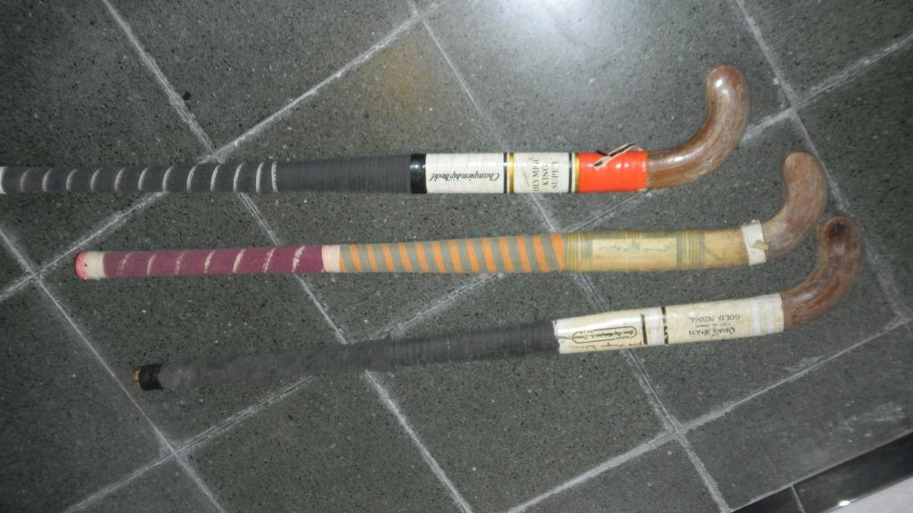 4 hockeysticks, Sport en Fitness, Hockey, Ophalen, Gebruikt, Stick