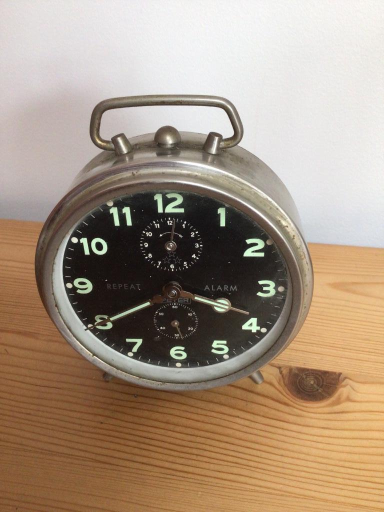 Réveil peter repeat alarm, Enlèvement