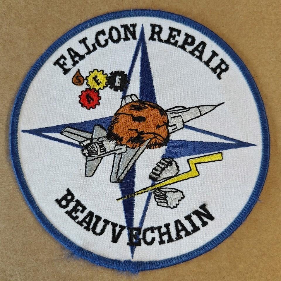 Belgische Luchtmacht - Falcon Repair - Beauvechain, Ophalen of Verzenden, Luchtmacht, Embleem of Badge