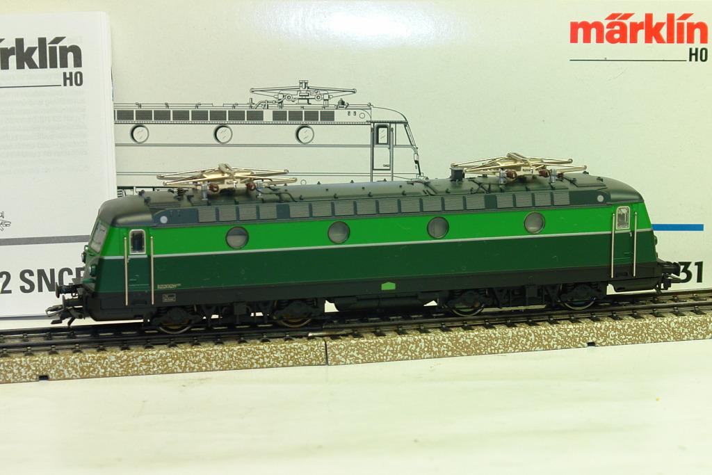 MARKLIN 33231 MOTRICE 122028 SNCB NMBS DIGITAL DELTA, Enlèvement ou Envoi, Courant alternatif, Comme neuf, Locomotive