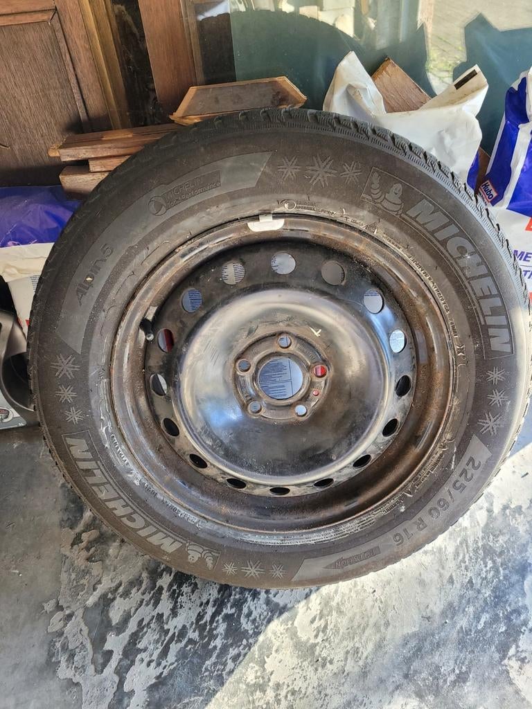 Michelin alpin 225 60 16 sur jantes 16 pouces 5x108, Autos : Pièces & Accessoires, 16 pouces, Pneu(s), Enlèvement, Utilisé