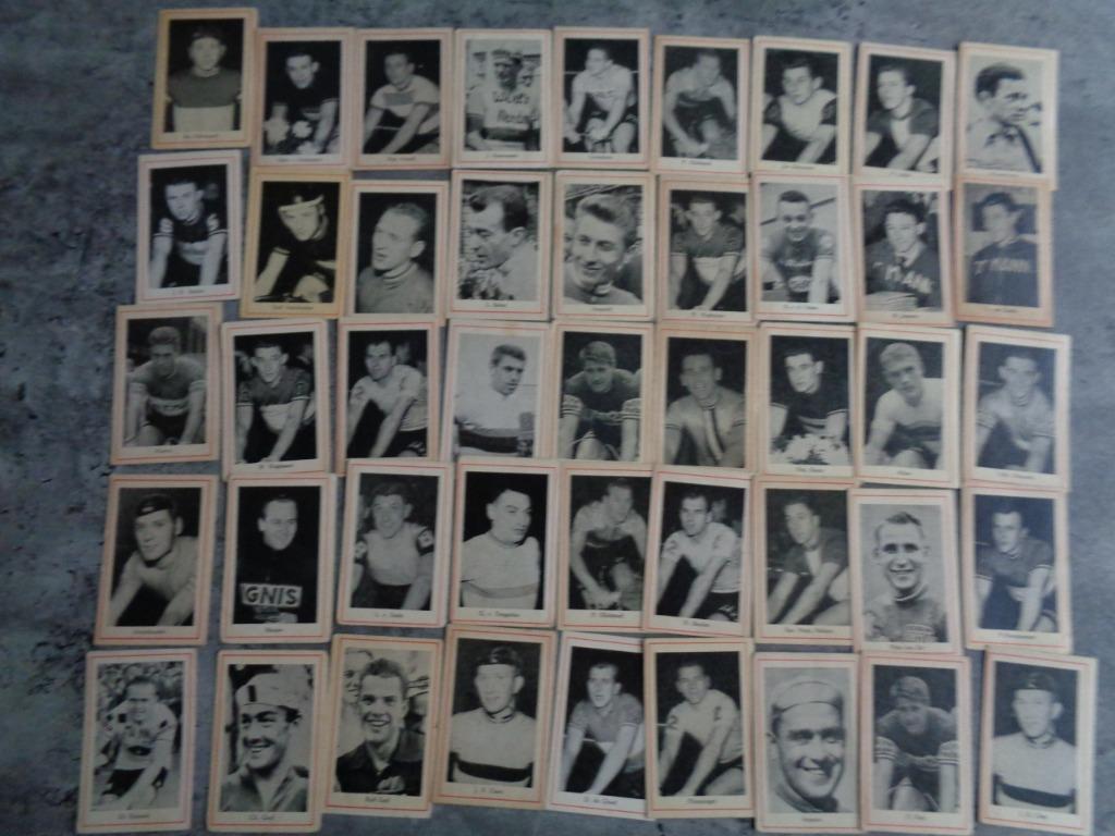 PRENTEN KAARTJES WIELRENNERS ANNO 1961 45X UITGEVERIJ ONBEKE, Ophalen of Verzenden