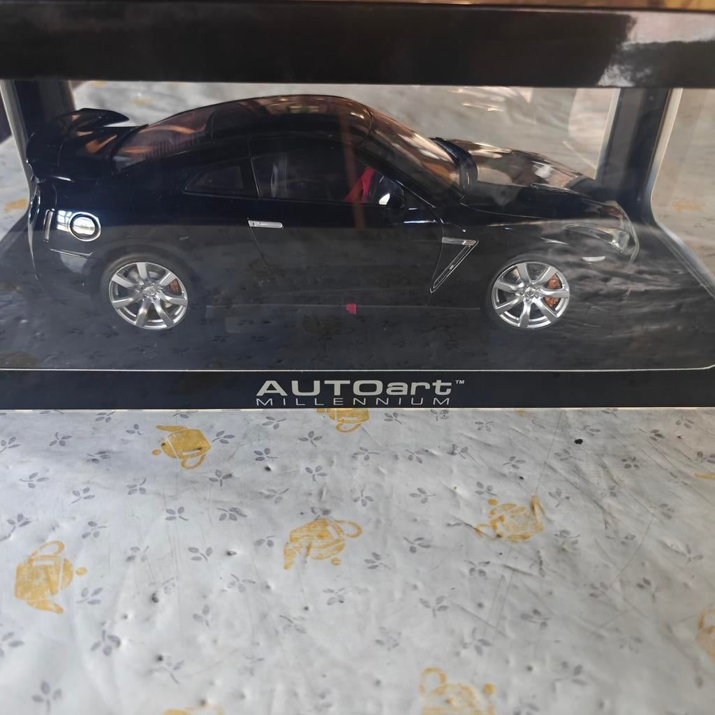 Nissan GT-R r35 autoart, Enlèvement ou Envoi, Comme neuf, Autoart