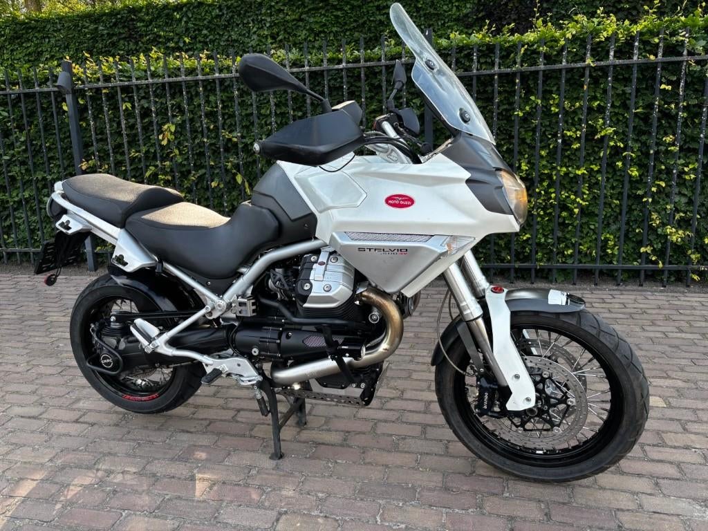 Moto guzzi Stelvio 1200, Motoren, 2 cilinders, Motorrijbewijs A, Bedrijf, Meer dan 35 kW