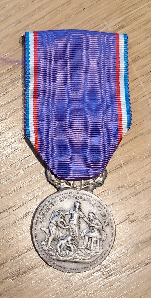 Franse medaille. Nationale toewijding, Verzenden