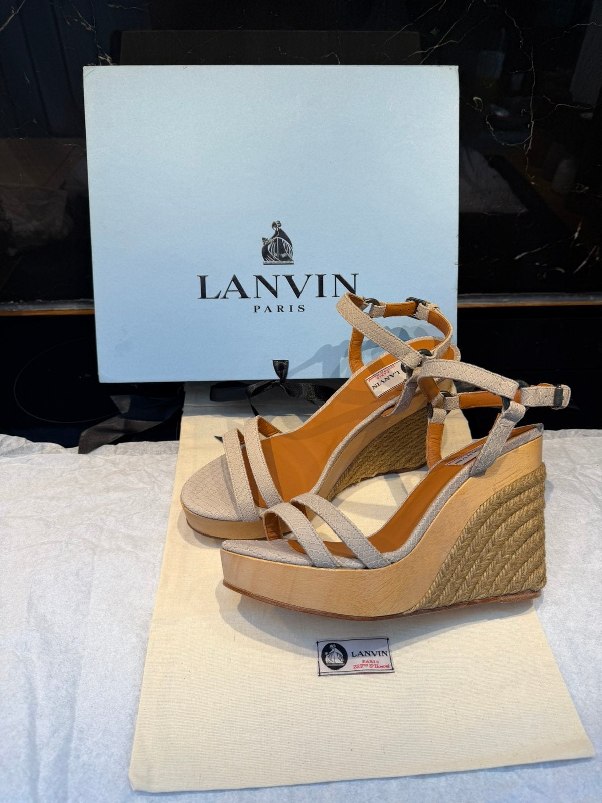 Sandales compensées Lanvin 40 NEUVE, Kleding | Dames, Beige, Nieuw, Sandalen of Muiltjes, Ophalen of Verzenden