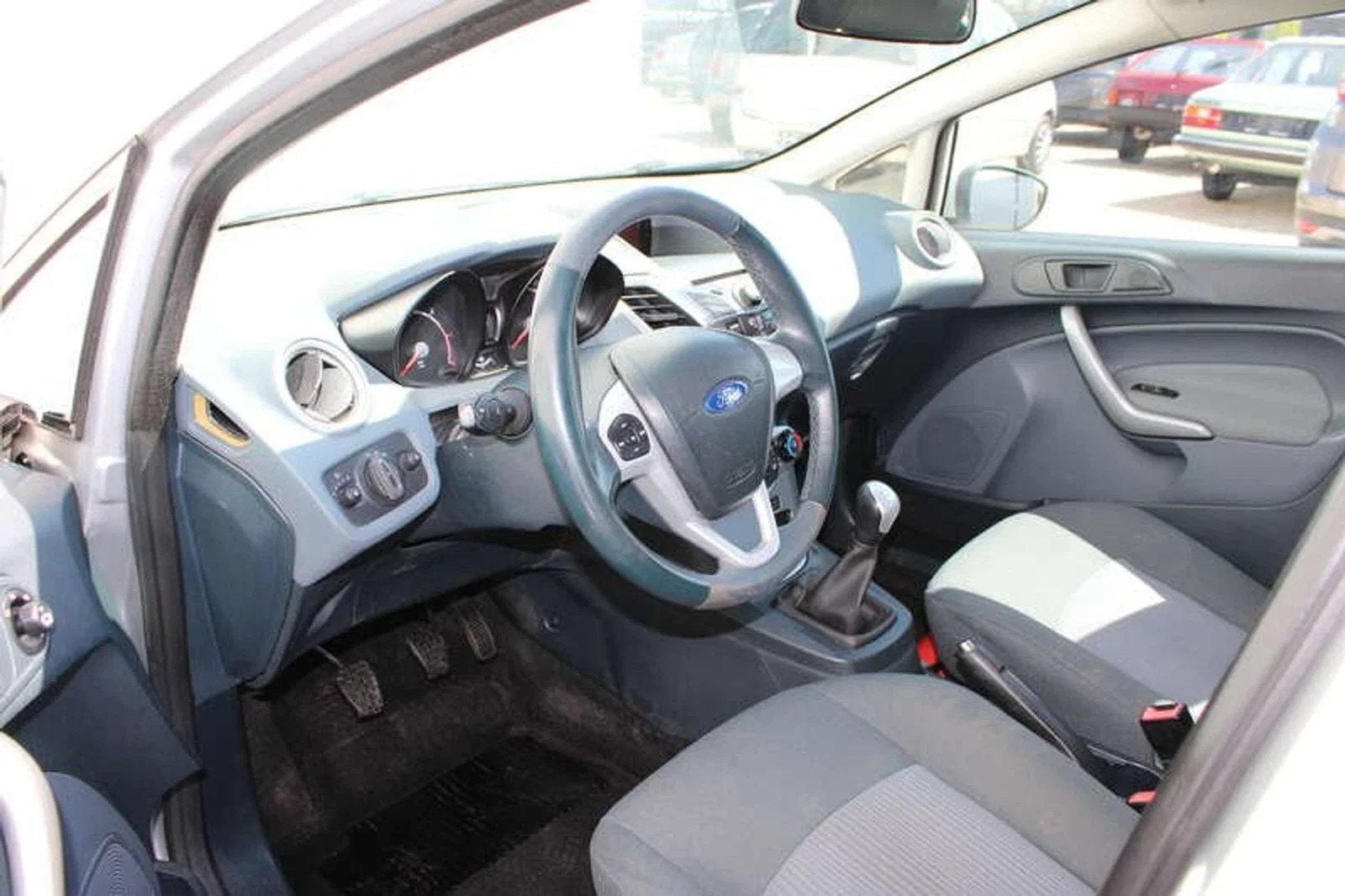 Ford Fiesta 1.6 Airco Inclusief 1 JAAR garantie! (bj 2011), Auto's, Euro 5, Gebruikt, Zwart, 4 cilinders