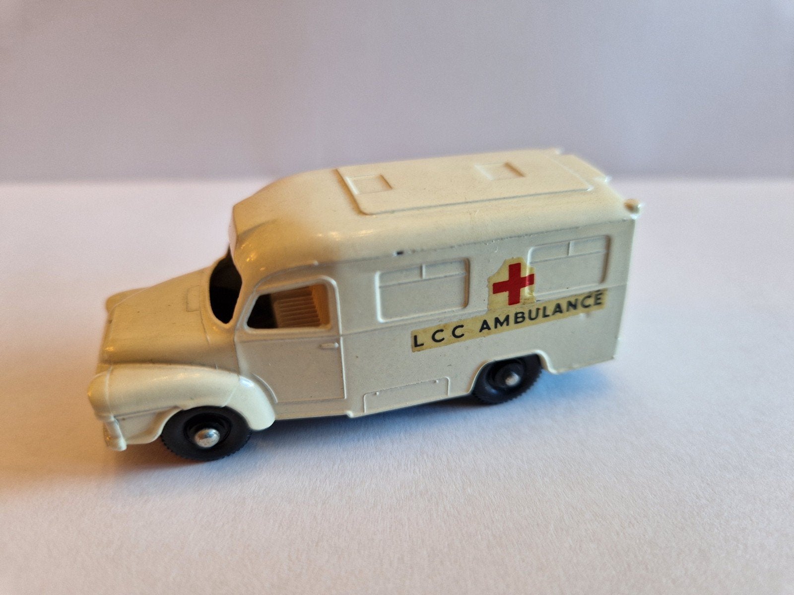 Matchbox Lesney Lomas Ambulance, Ophalen of Verzenden