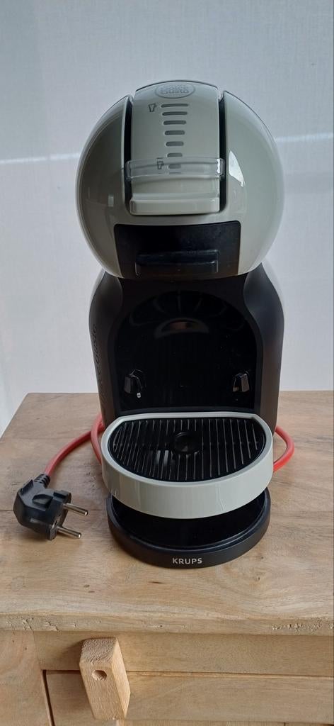 Dolce gusto merk krups. volautomatische koffiemachine, Ophalen, Koffiemachine, Zo goed als nieuw, Koffiepads en cups