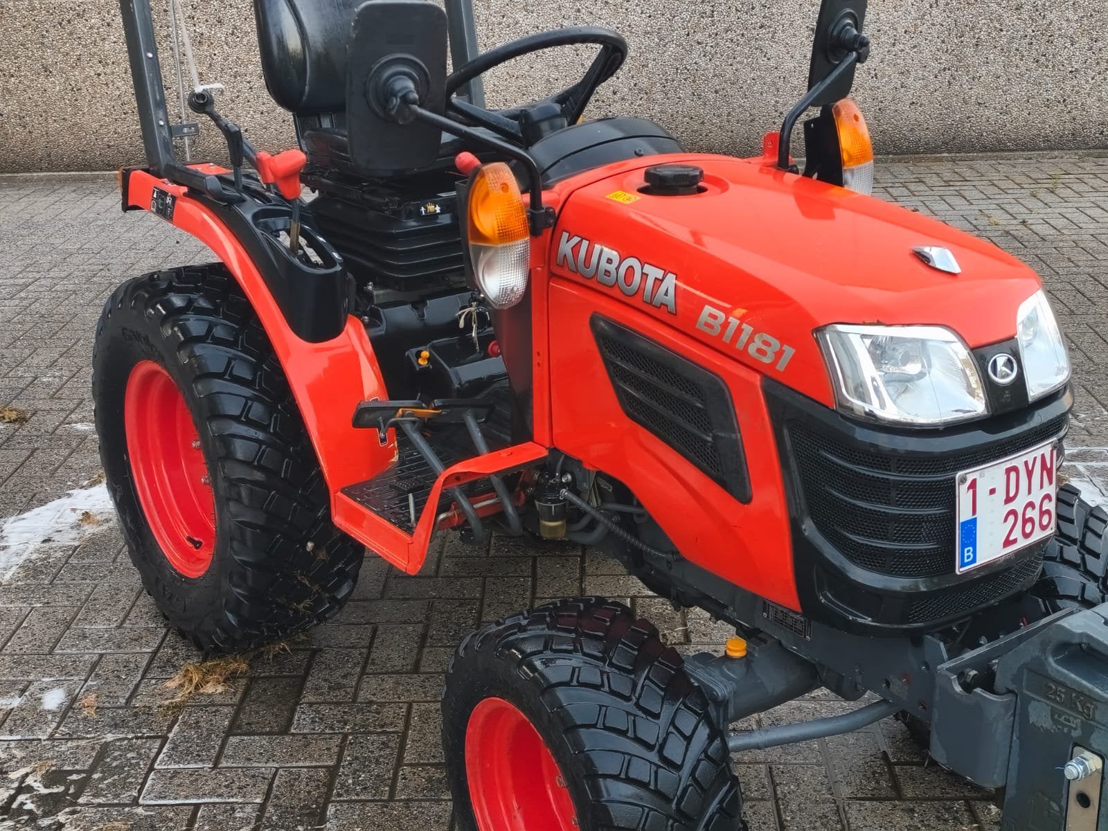 Kubota B1181, Ophalen, Nieuw, Tot 2500