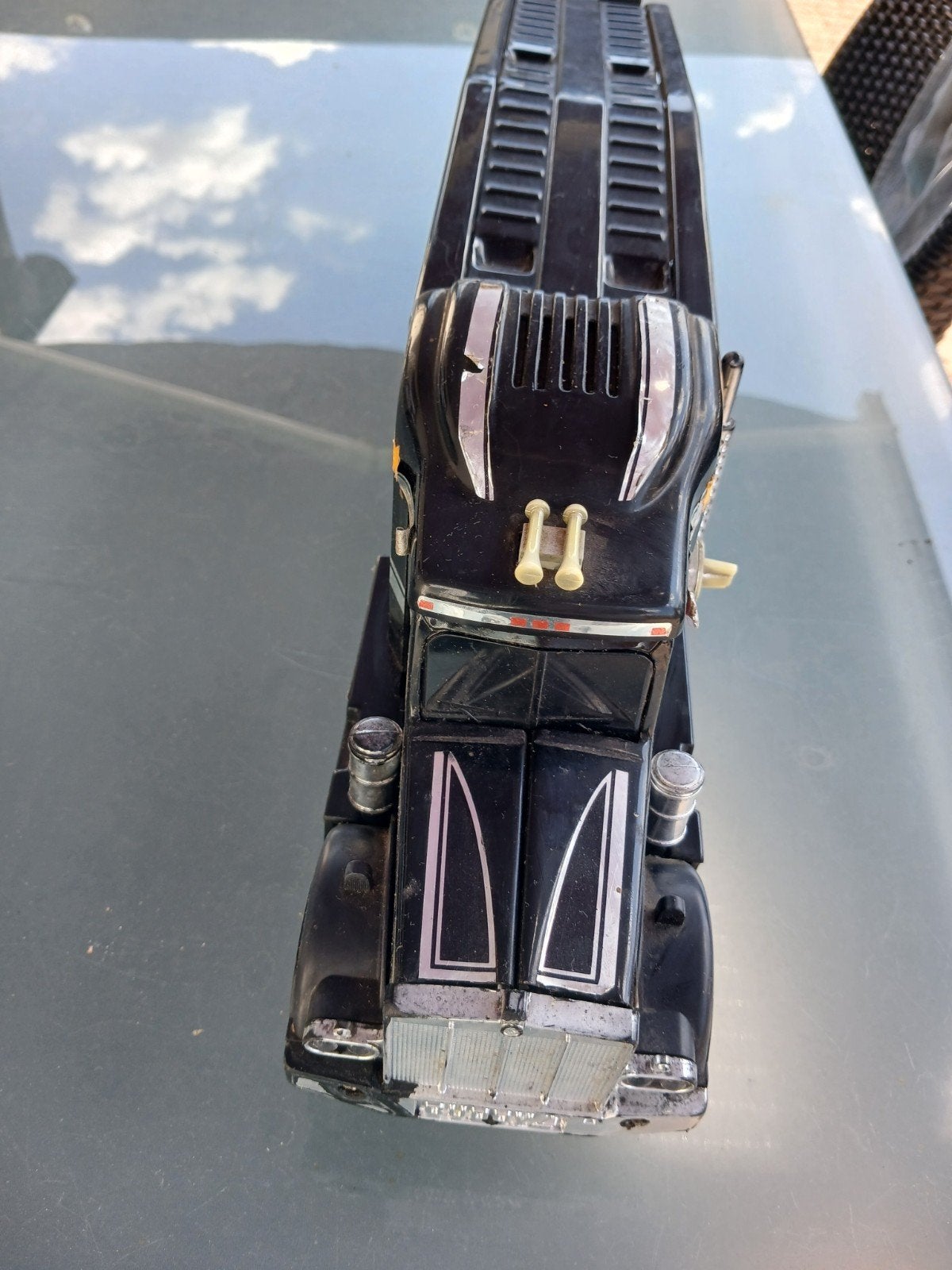 een vrachtwagen  merk Buddy met motor geluid 1981, Ophalen