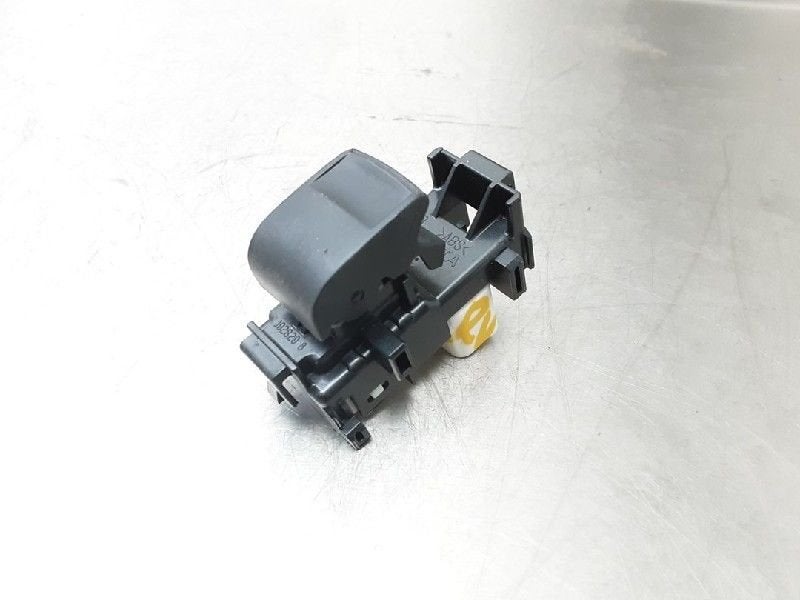 RAAMSCHAKELAAR Toyota Yaris III (P13) (01-2010/09-2020), Gebruikt, Toyota