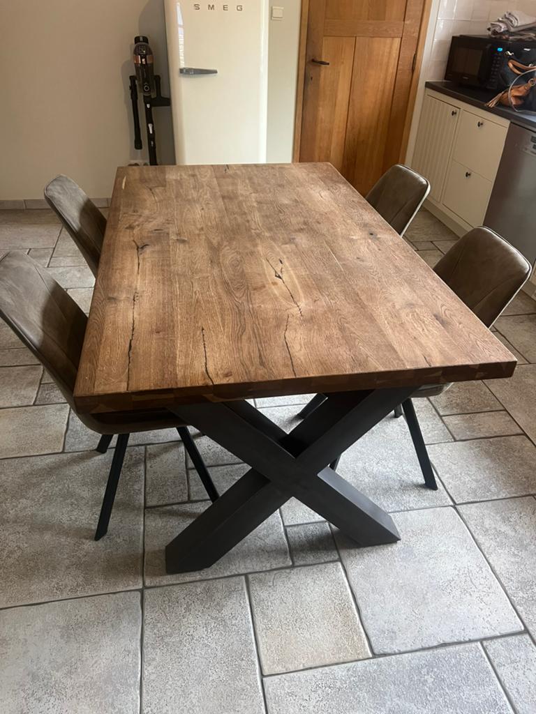 Houten eettafel met 4 stoelen, Ophalen, Zo goed als nieuw