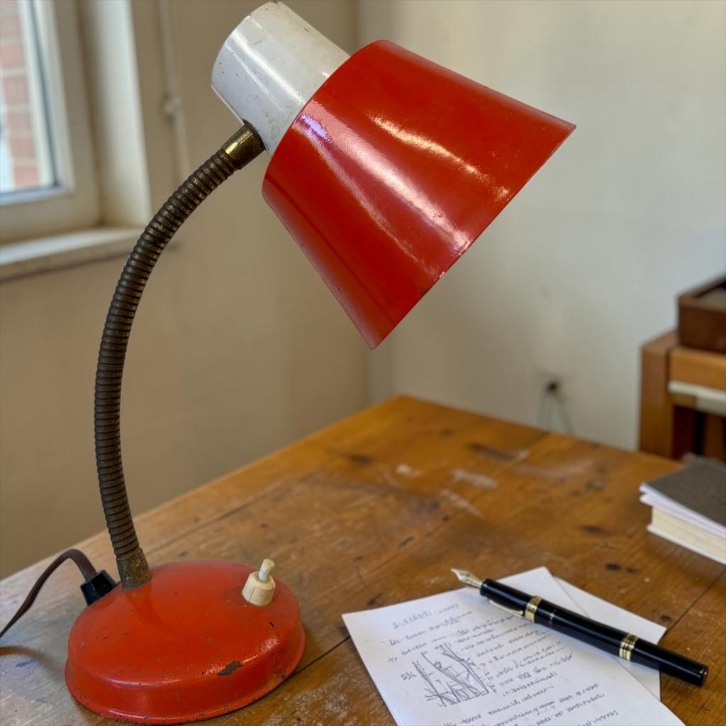 vintage metalen rode tafellamp / lampadaire /desk lamp, Antiek en Kunst, Verzenden