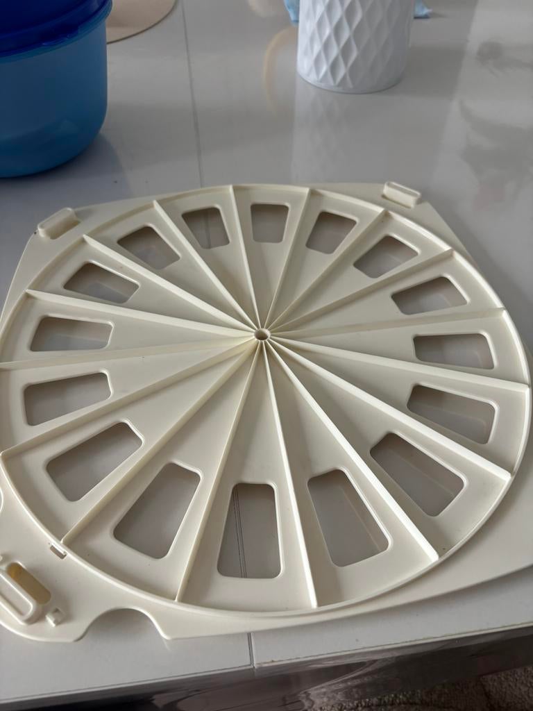 Pizza- of croissantmaker, Maison & Meubles, Cuisine| Tupperware, Enlèvement, Neuf, Crème, Balance