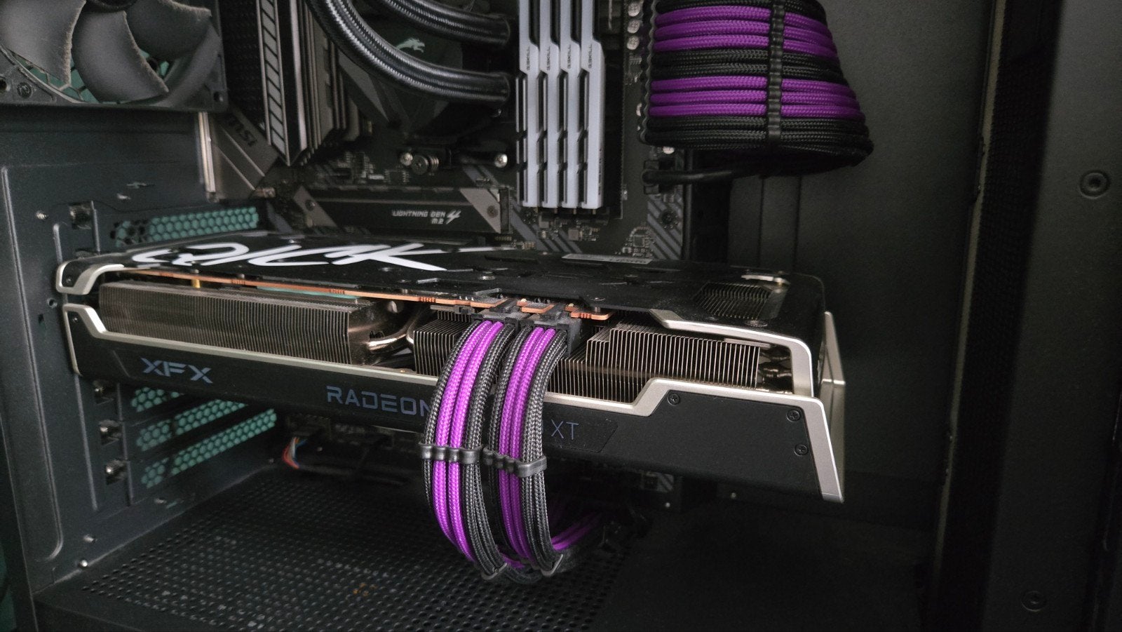XFX Speedster QICK319 RX 6750 XT, Computers en Software, Moederborden, Ophalen of Verzenden, Zo goed als nieuw, AMD