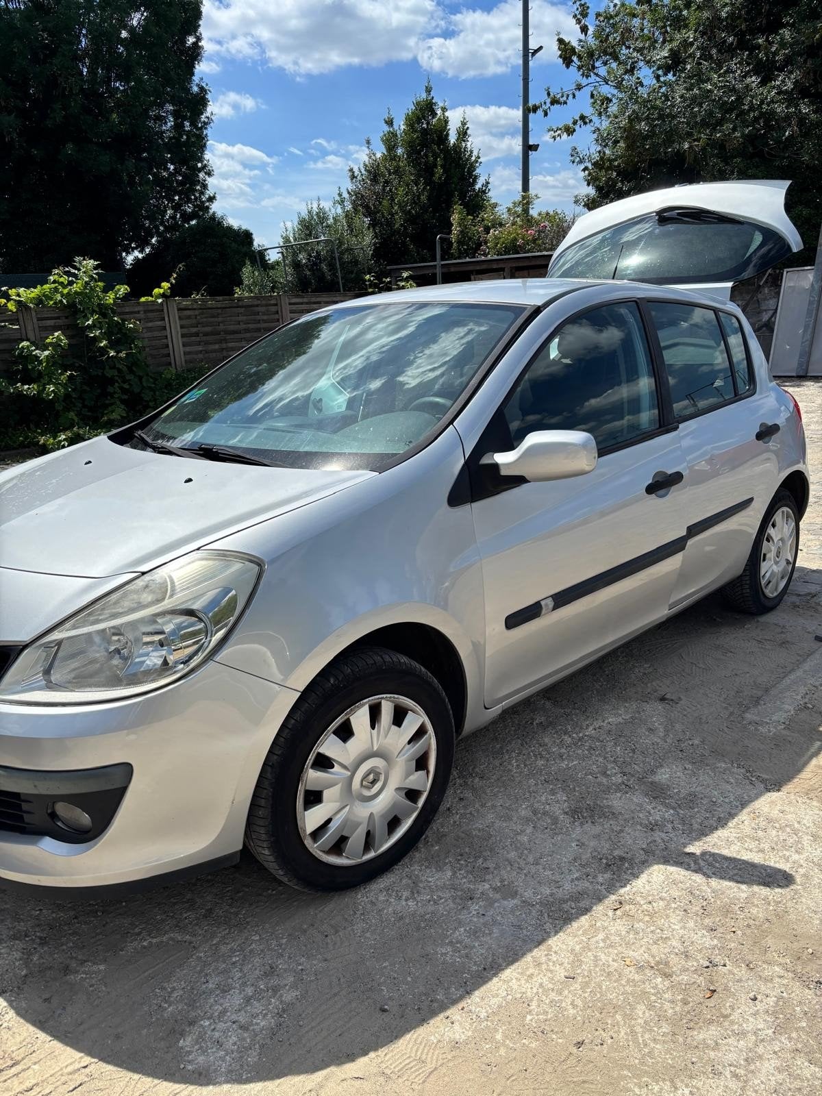 Renault clio/1.2/airco 5 deuren, 4 deurs, Handgeschakeld, Particulier, Zilver of Grijs