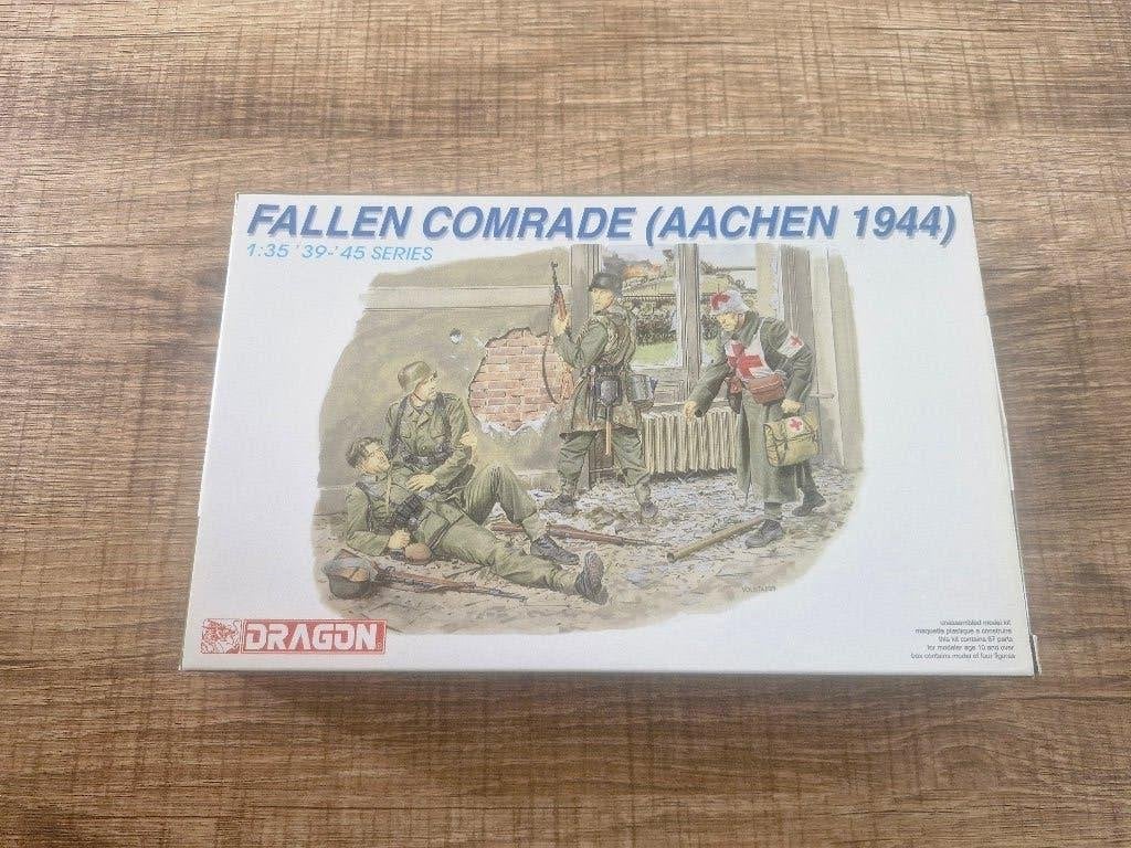 Dragon 1/35 Fallen Comrade Aachen 1944, Hobby & Loisirs créatifs, Enlèvement ou Envoi, Neuf, 1:35 à 1:50, Personnage ou Figurines