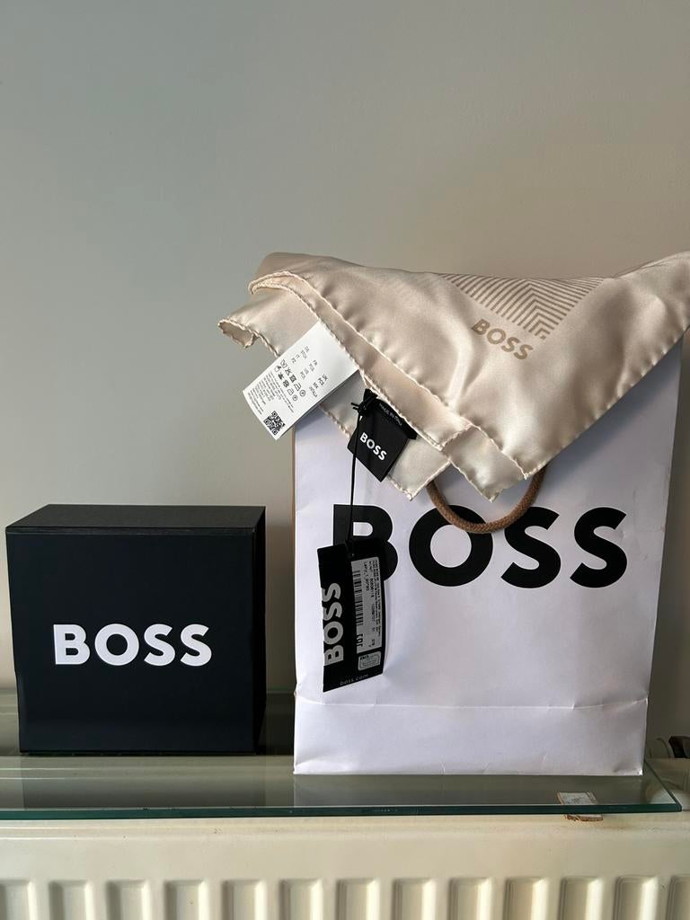 Zijden vierkanten foulard Hugo BOSS 86x86cm 100% zijde NIEUW, Ophalen, Nieuw