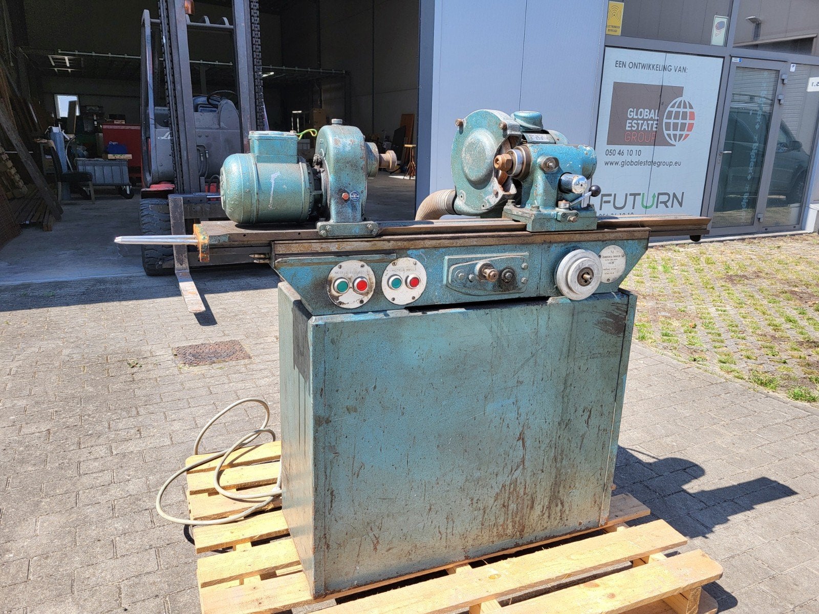 Slijpmachine met Afzuiging., Ophalen