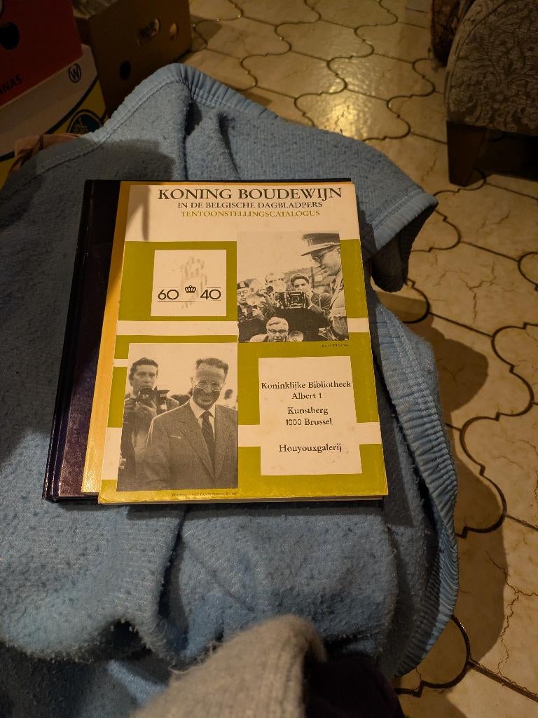 Koning Boudewijn in de Belgische dagbladpers, Enlèvement ou Envoi, Utilisé, Magazine ou livre