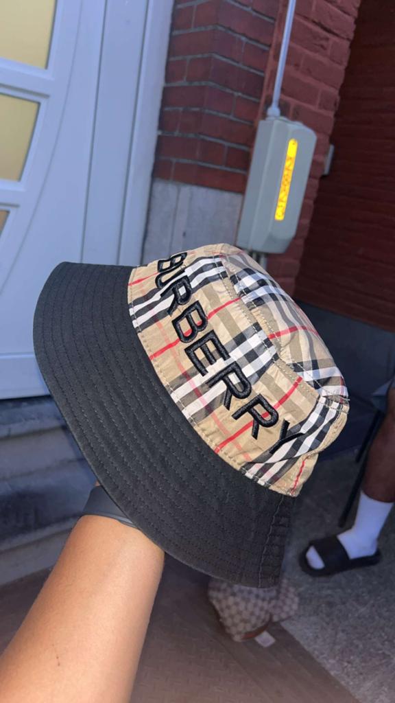 Burberry bob casquette, Ophalen, Zo goed als nieuw