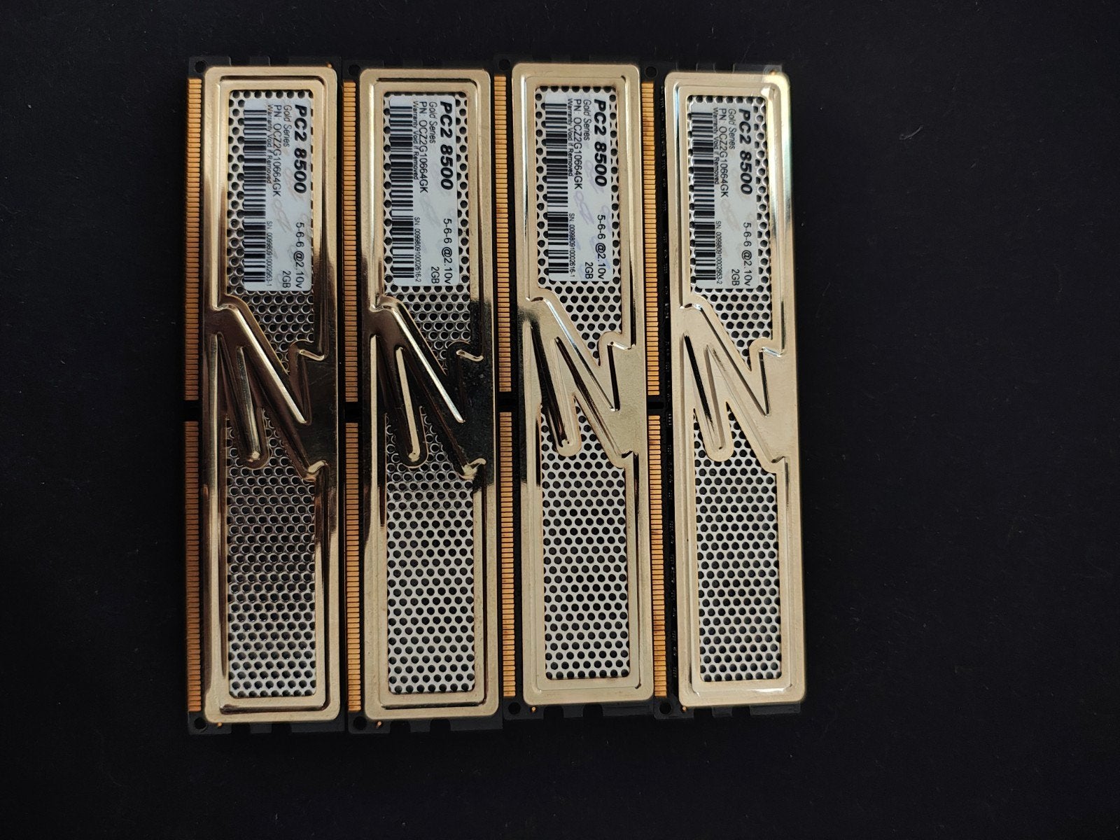 Vintage rare DDR2 OCZ GOLD 4X2GO (8GO), Informatique & Logiciels, Mémoire RAM, Enlèvement ou Envoi, DDR2