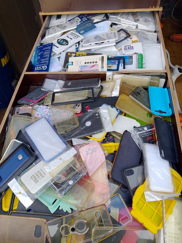 Gsm accessoires moet weg, Ophalen