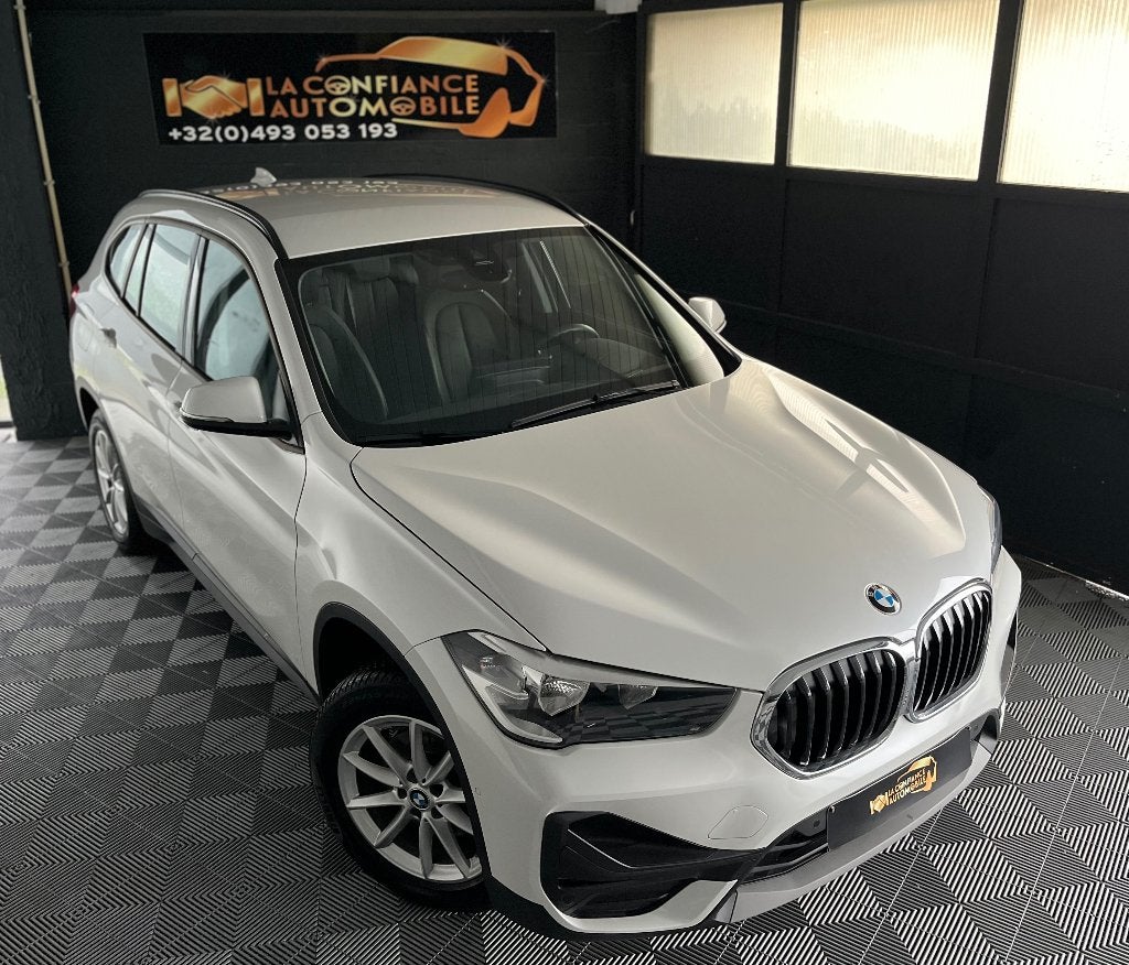BMW X1 1.5iA sDrive18 1er Propriétaire Garantie 12 Mois, Autos, Euro 6, Entretenue par le concessionnaire, Noir, 5 portes