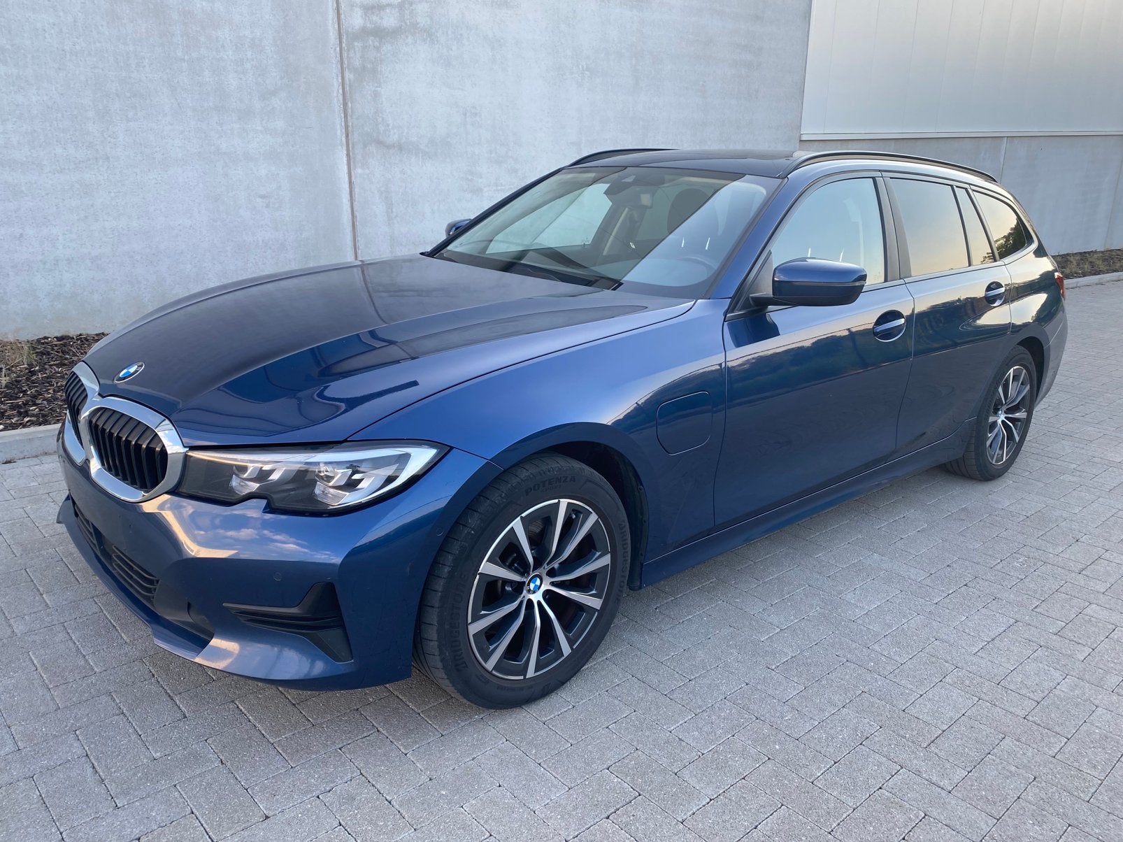 BMW 320E TOURING - BUSINESS PACK, Cuir, Achat, https://public.car-pass.be/vhr/15deba3c-d2f1-444c-b4ad-9708f04968c0, Euro 6