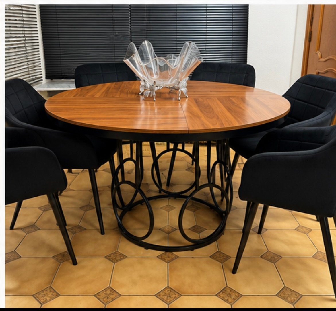 Ronde eettafel, Ophalen, Zo goed als nieuw