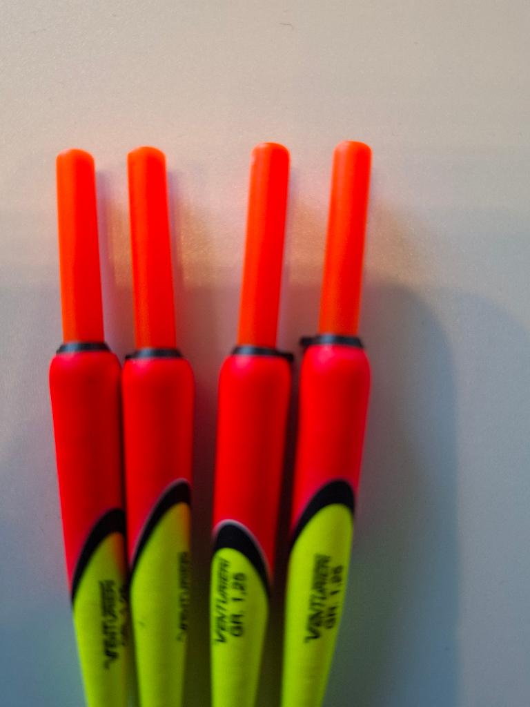 4 nieuwe dobbers 1,25 gram, Watersport en Boten, Ophalen, Nieuw, Dobber of Lood