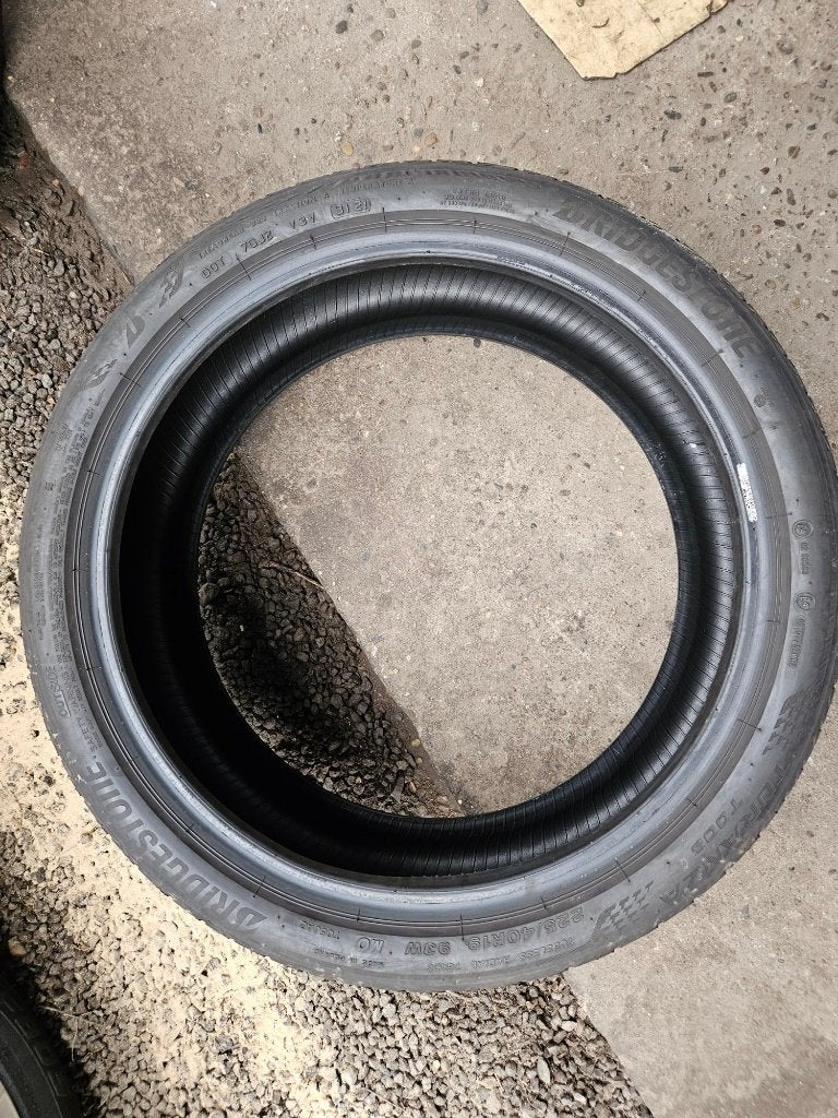 1 x pneu d'été Bridgestone 225/40R19 93W, Autos : Pièces & Accessoires, Pneus été, Pneu(s), 225 mm, 19 pouces