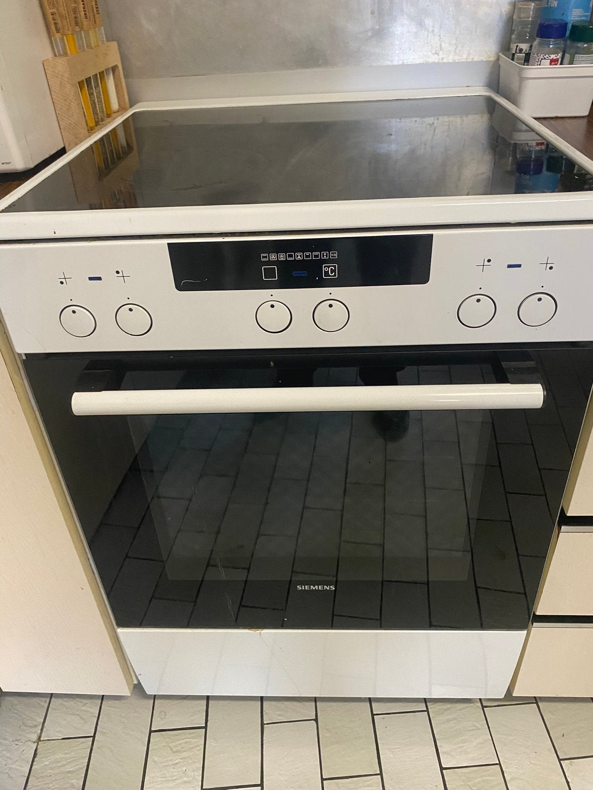 Elektrisch fornuis met oven, Elektronische apparatuur, Fornuizen, Ophalen, Gebruikt, 60 cm of meer, 4 kookzones
