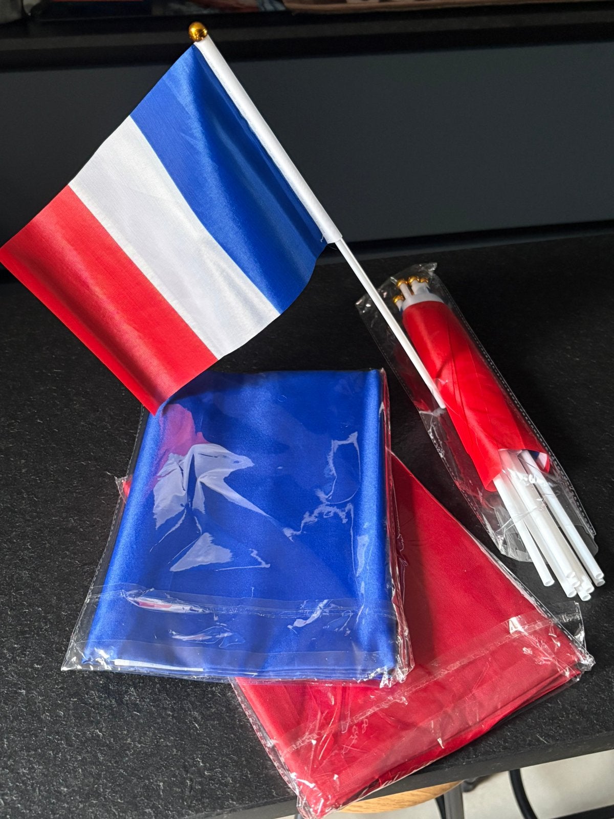 Drapeau francais, Enlèvement, Neuf