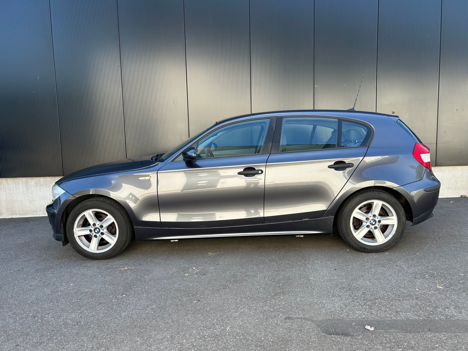 BMW 116i / in goede staat, Auto's, BMW, Zwart, Electronic Stability Program (ESP), Bedrijf, 5 deurs