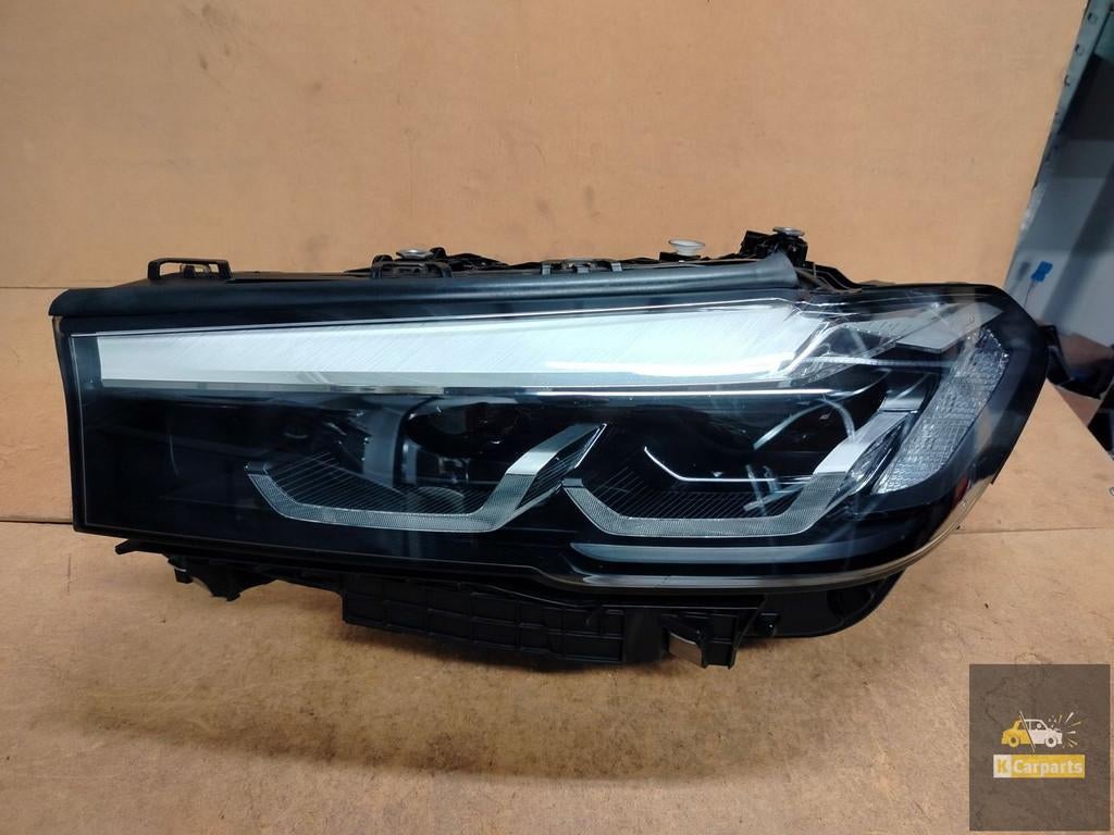 5A26FA3, BMW G30 Lift LED linkerlamp Ideaal, Petuelring 130
80788  Munich, DE, Gebruikt, Info@bmw.de, BMW