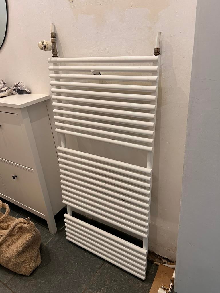 Handdoek verwarming, Doe-het-zelf en Bouw, Verwarming en Radiatoren, Ophalen of Verzenden, Zo goed als nieuw