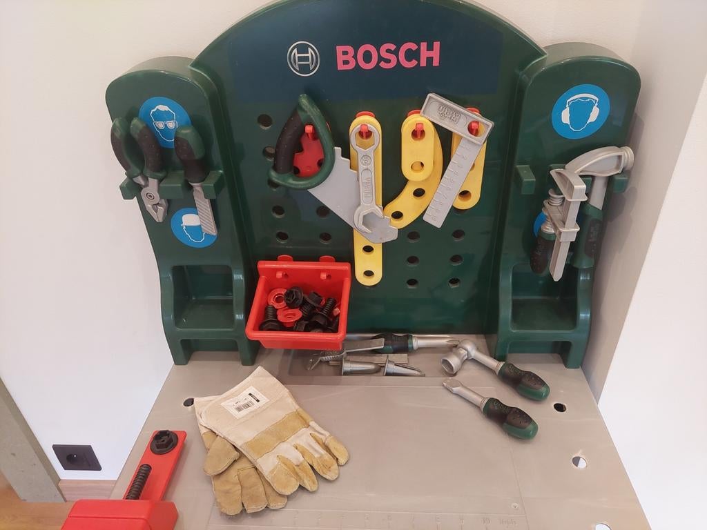 Werkbank Bosch met atributen, Ophalen
