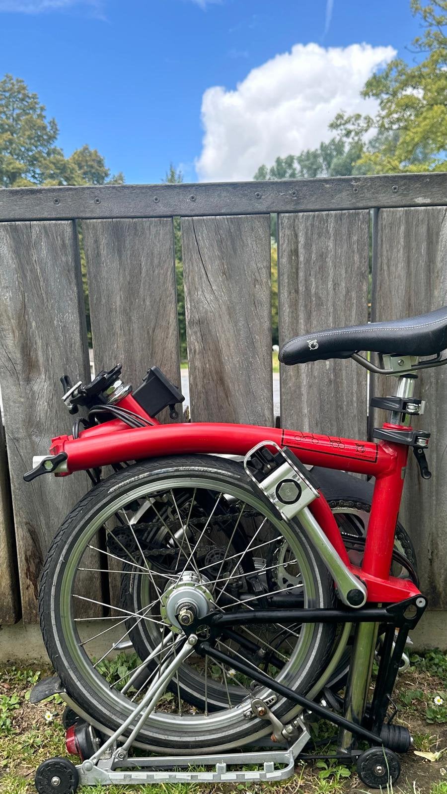 Brompton rouge M6R 6 vitesses dynamo porte bagages, Vélos & Vélomoteurs, Vitesses, Brompton, Comme neuf, Enlèvement