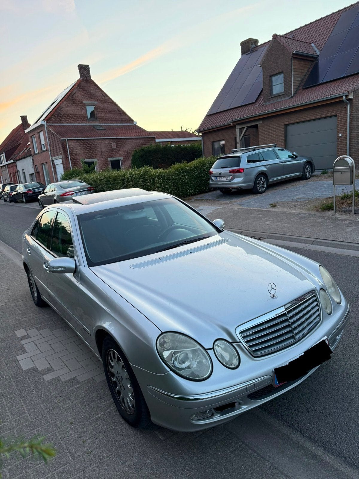 Mercedes-benz E220 CDI AUTOMAAT UIT 2004 MET 270.000 KM, Auto's, Mercedes-Benz, Automaat, Multifunctioneel stuurwiel, Particulier