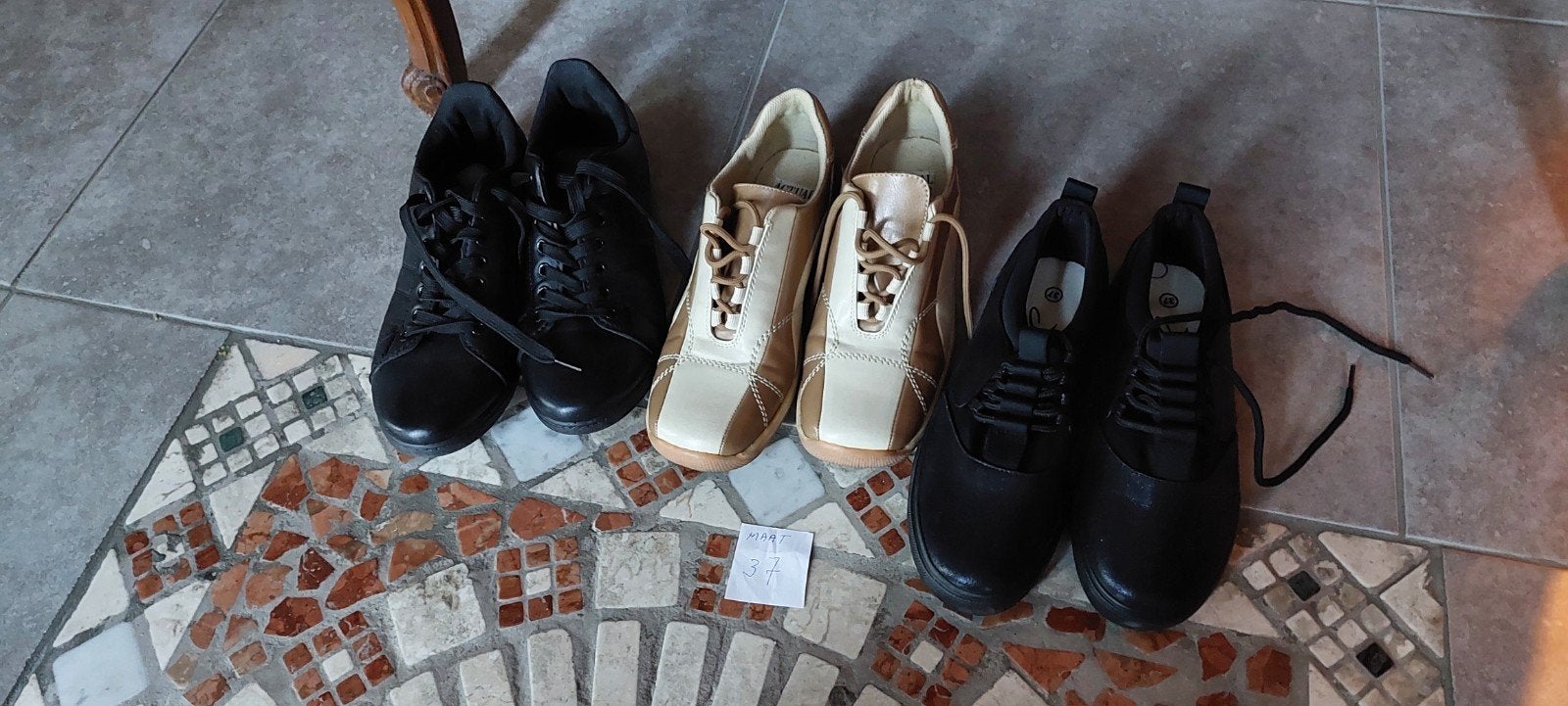 damesschoenen, Ophalen