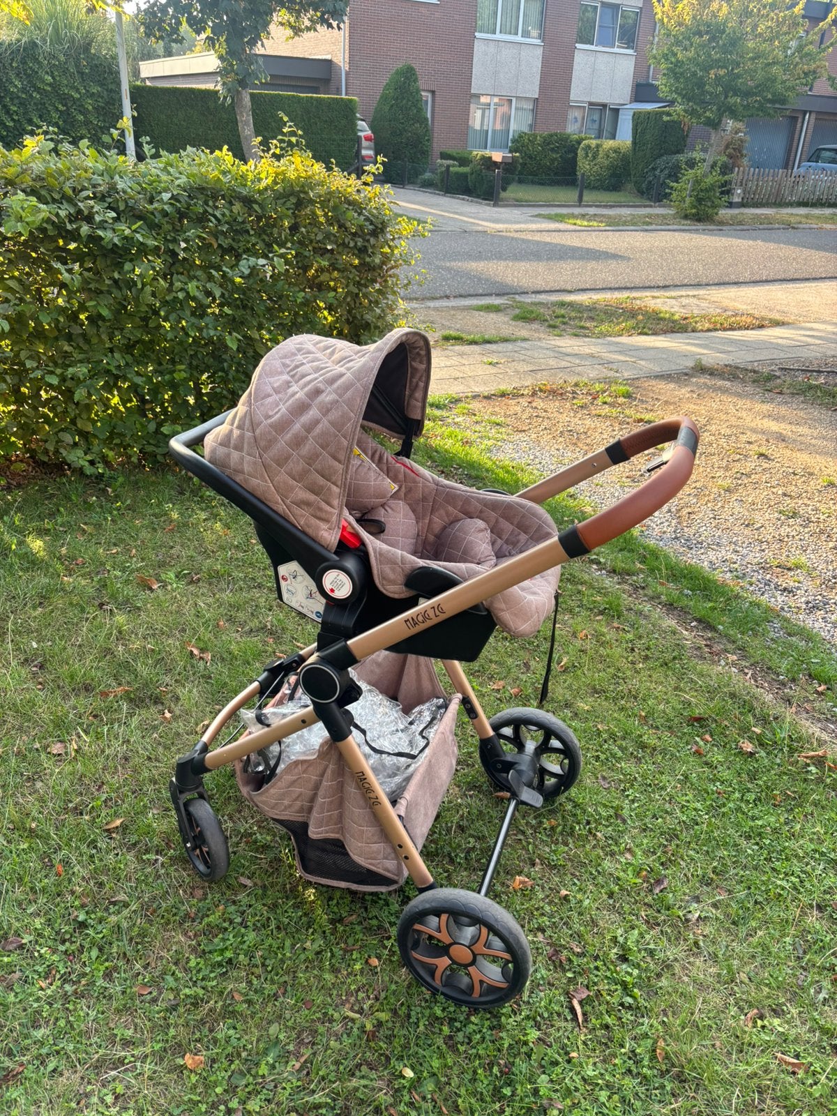 Kinderwagen beige/bruin – compleet met regenhoes, Ophalen, Zo goed als nieuw, Kinderwagen