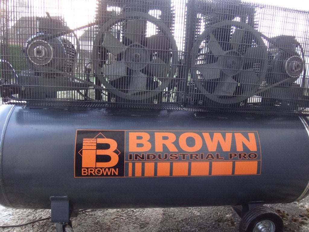 Bruine compressor van 500 liter, Ophalen, Geluidgedempt, Gebruikt, 800 liter/min of meer